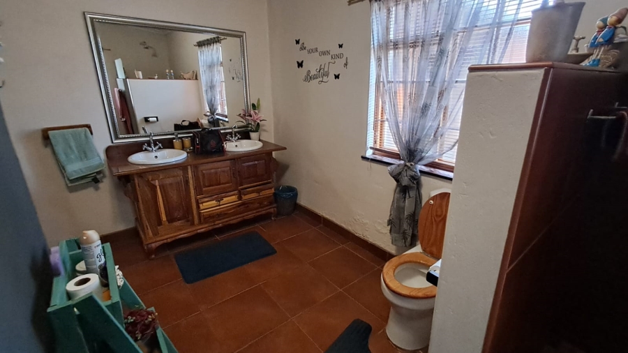 6 Bedroom Property for Sale in Parys Free State
